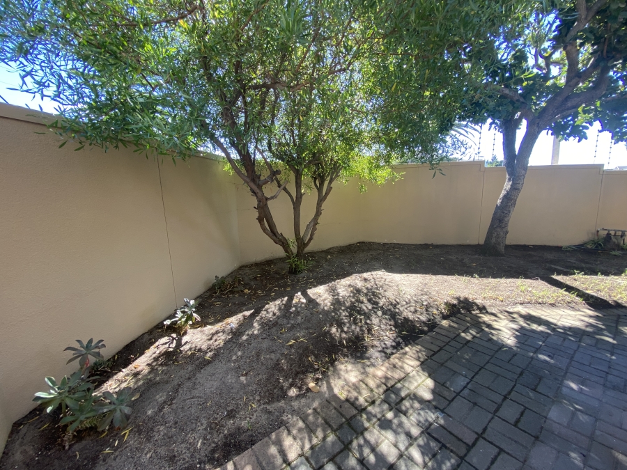 To Let 1 Bedroom Property for Rent in Table View Western Cape